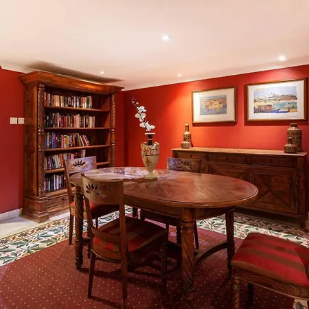 וילה Palazzo Floor With Terrace And Facilities