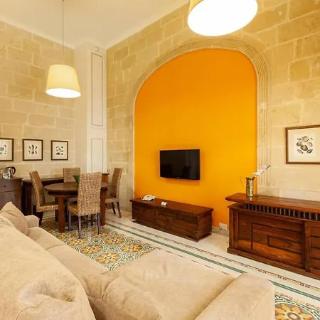 וילה Palazzo Floor With Terrace And Facilities *