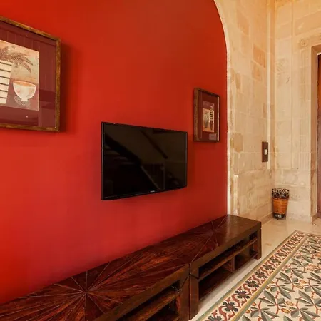 Palazzo Floor With Terrace And Facilities Sliema