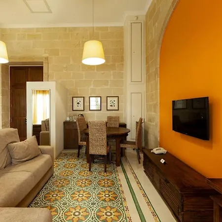 Palazzo Floor With Terrace And Facilities * סליאמה