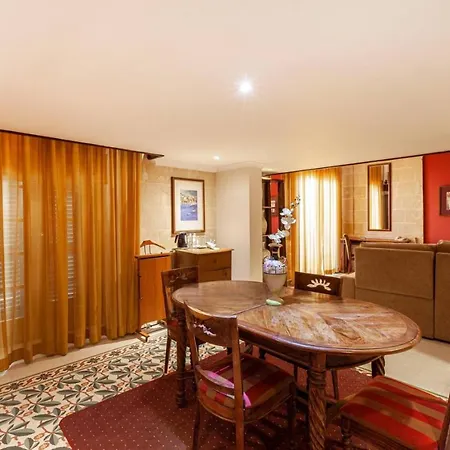 Villa Palazzo Floor With Terrace And Facilities