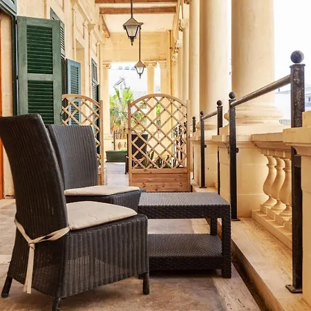 Palazzo Floor With Terrace And Facilities Villa