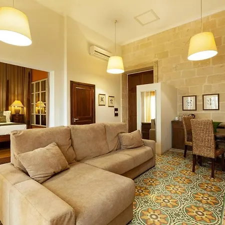 Palazzo Floor With Terrace And Facilities וילה *
