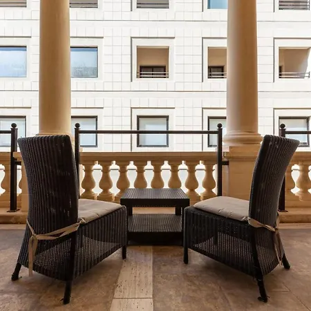 וילה Palazzo Floor With Terrace And Facilities *