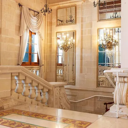 וילה Palazzo Floor With Terrace And Facilities סליאמה