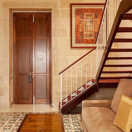 Palazzo Floor With Terrace And Facilities