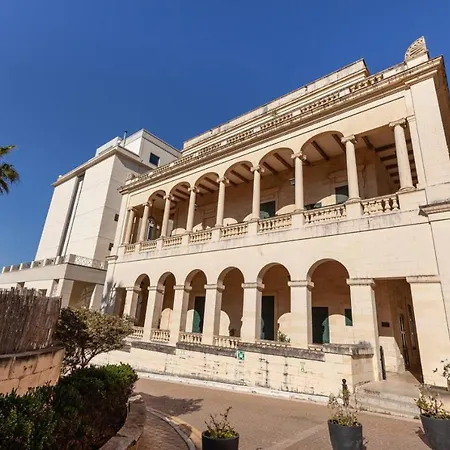 Palazzo Floor With Terrace And Facilities סליאמה